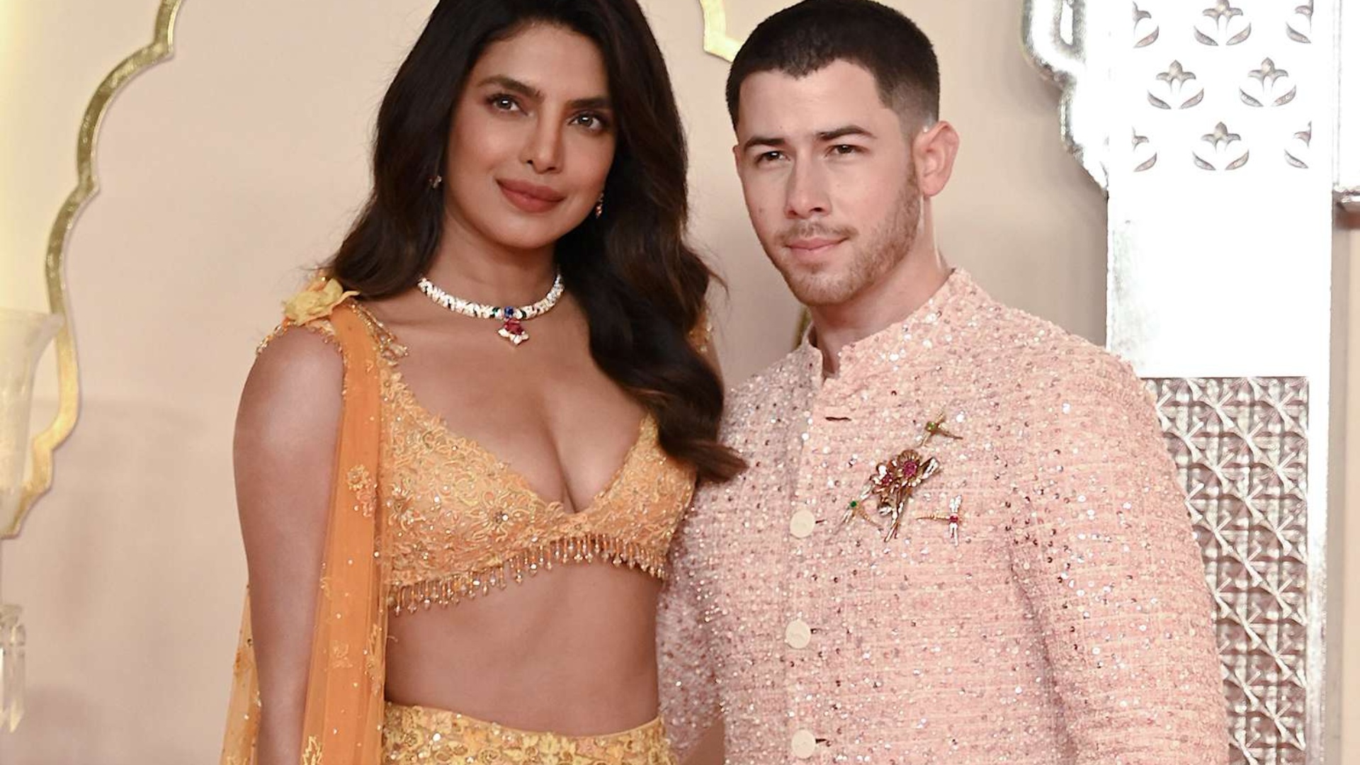 Nick Jonas dhe Priyanka Chopra duken të pandashëm në një dasmë familjare!