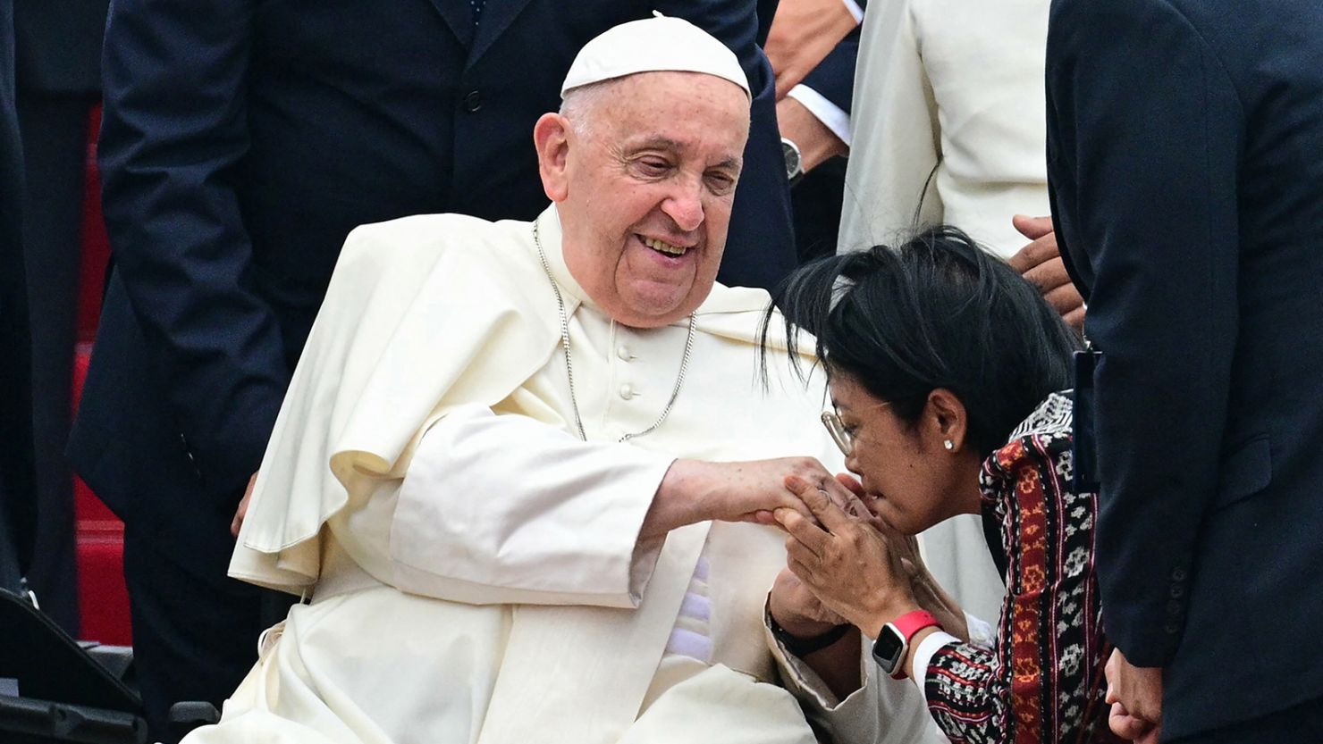 Papa në Indonezi: Mos e përdorni fenë për nxitje konfliktesh!