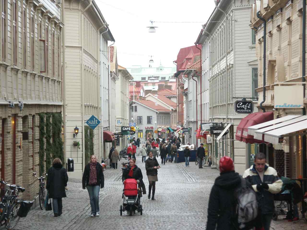 Qyteti evropian që ndalon reklamat e naftës dhe benzinës!