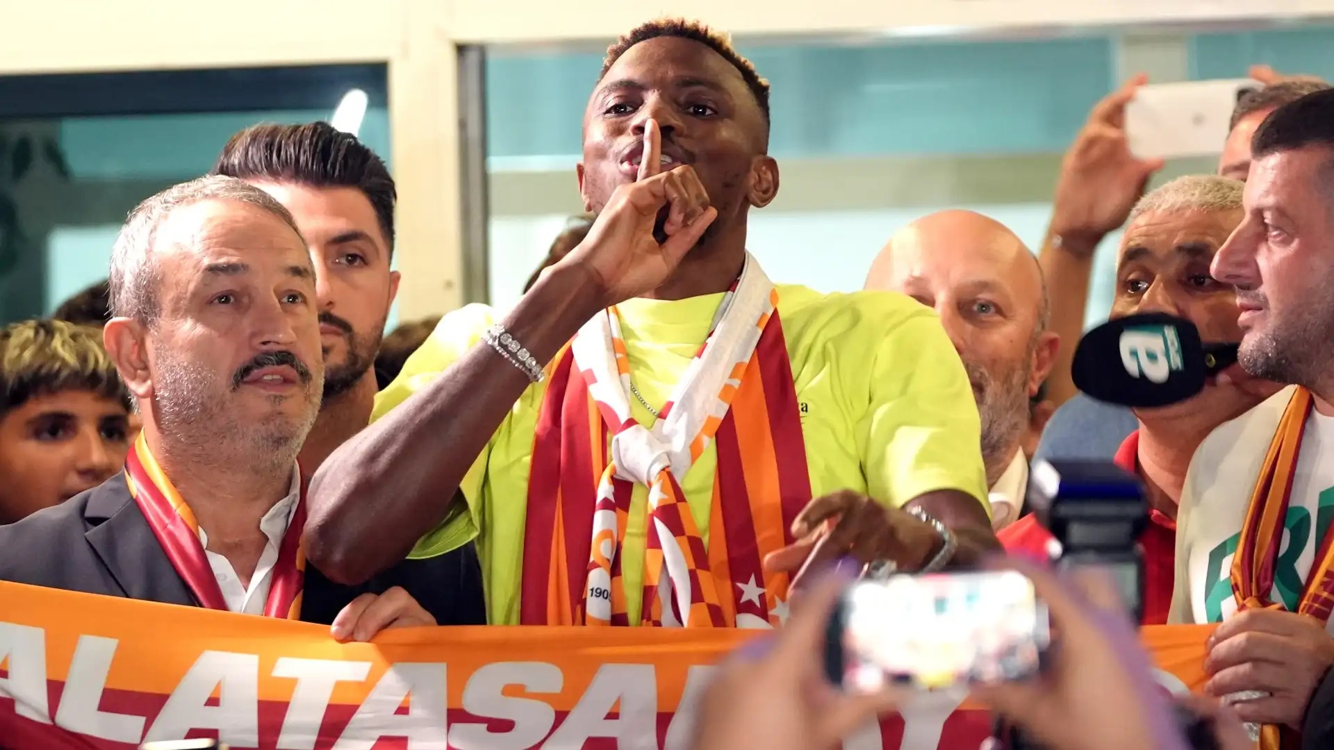 Victor Osimhen tek Galatasaray: Mezi pres të zbres në fushë